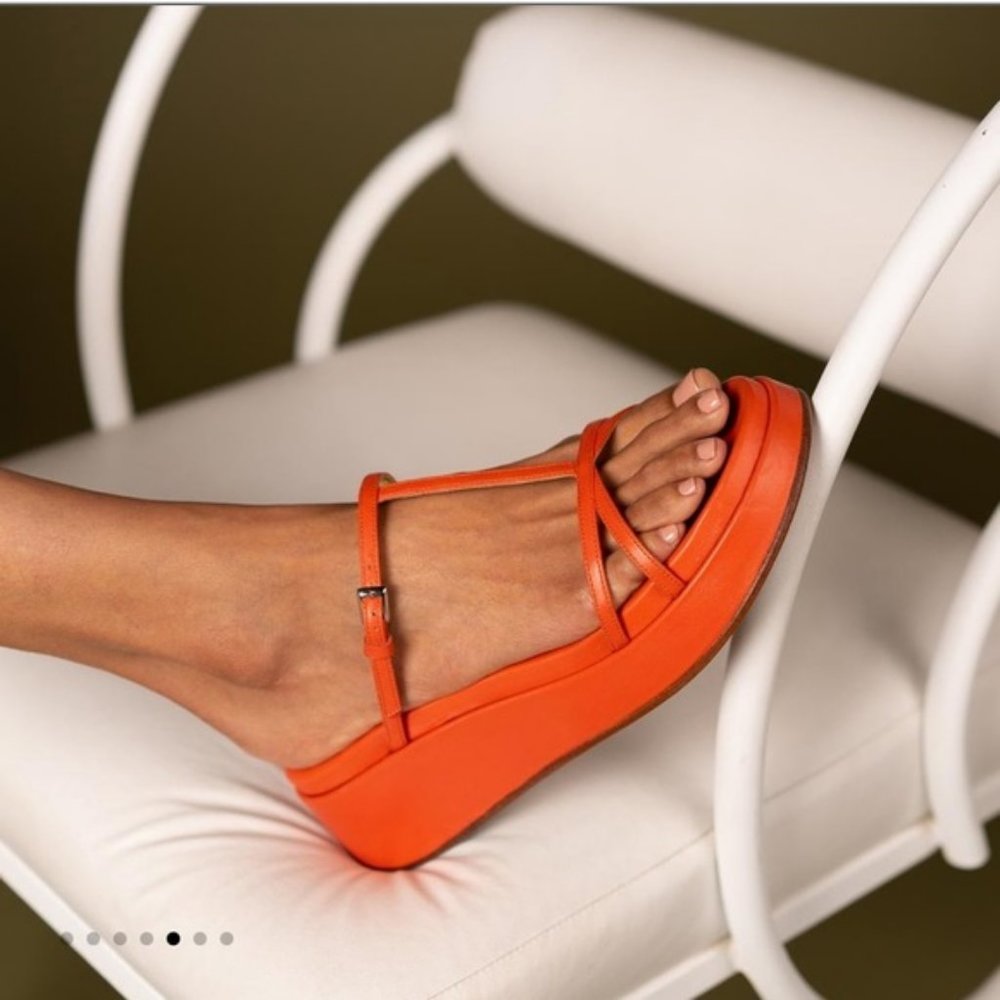 Italian Leather Labucq Page Tangerine Nappa Sandal Sz EU 39/Equates to US 8.5 /9